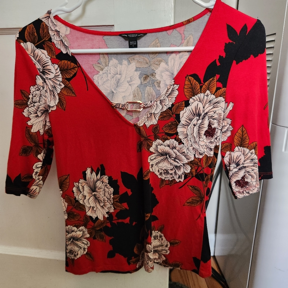 Guess top